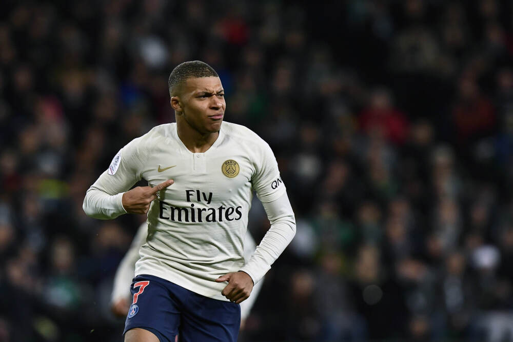 “一本护照，多个身份”，富人和中产的身份自由，正在全球范围内失效